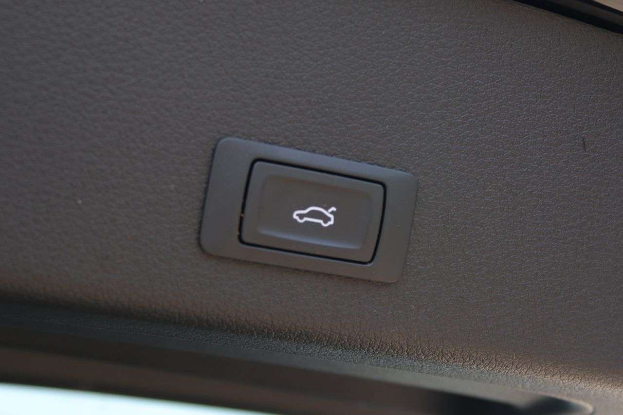 2021 AUDI E-TRON 2021 AUDI E-TRON