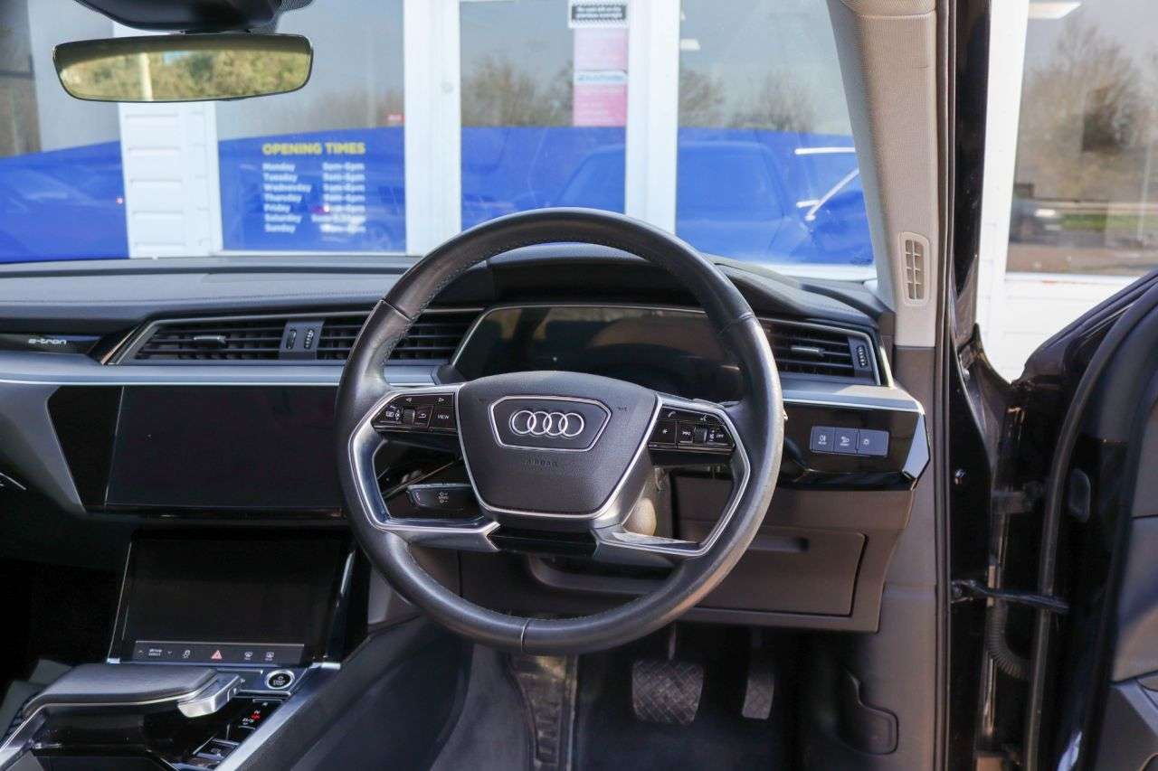 2021 AUDI E-TRON 2021 AUDI E-TRON