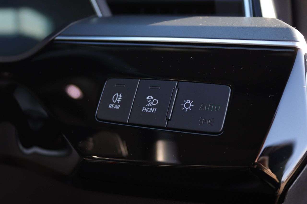 2021 AUDI E-TRON 2021 AUDI E-TRON