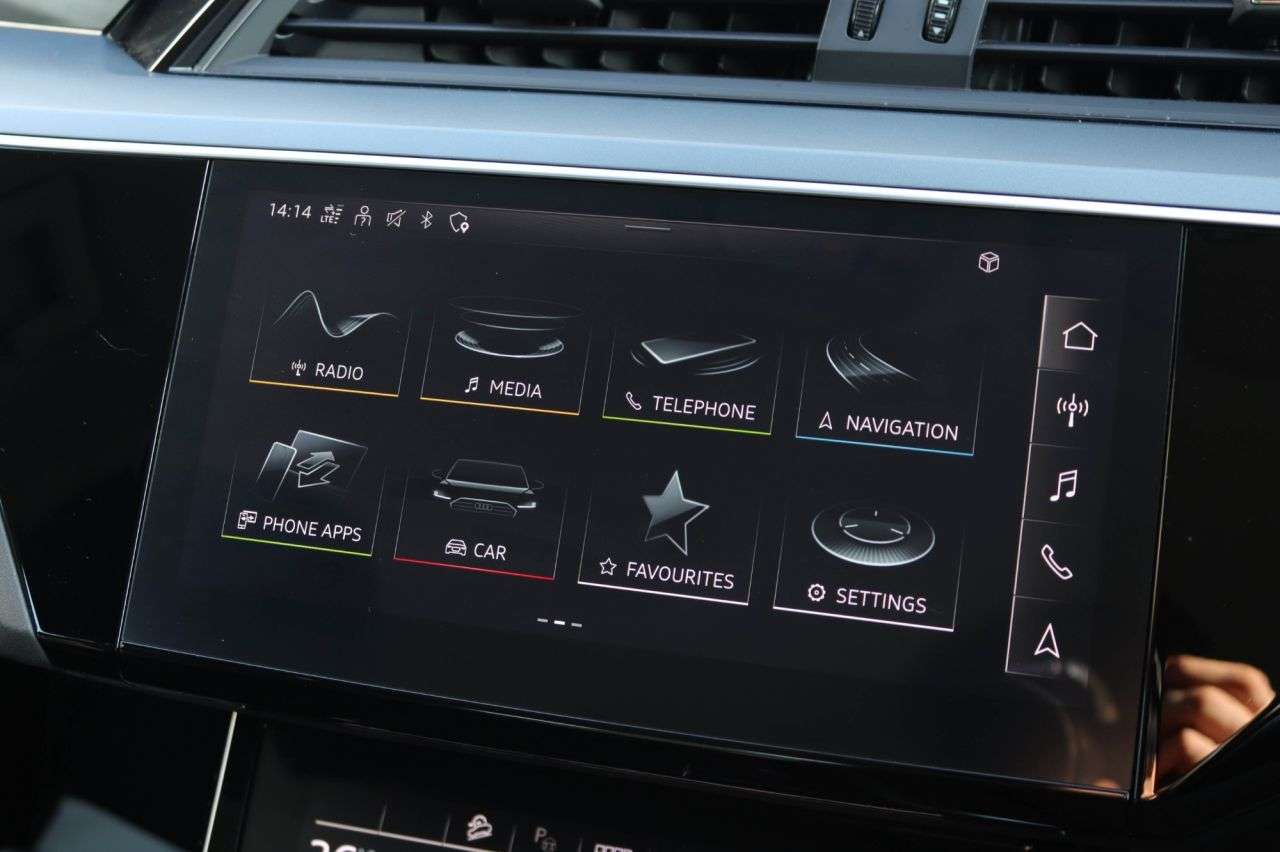 2021 AUDI E-TRON 2021 AUDI E-TRON