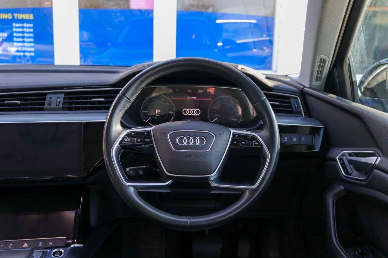 2021 AUDI E-TRON 2021 AUDI E-TRON