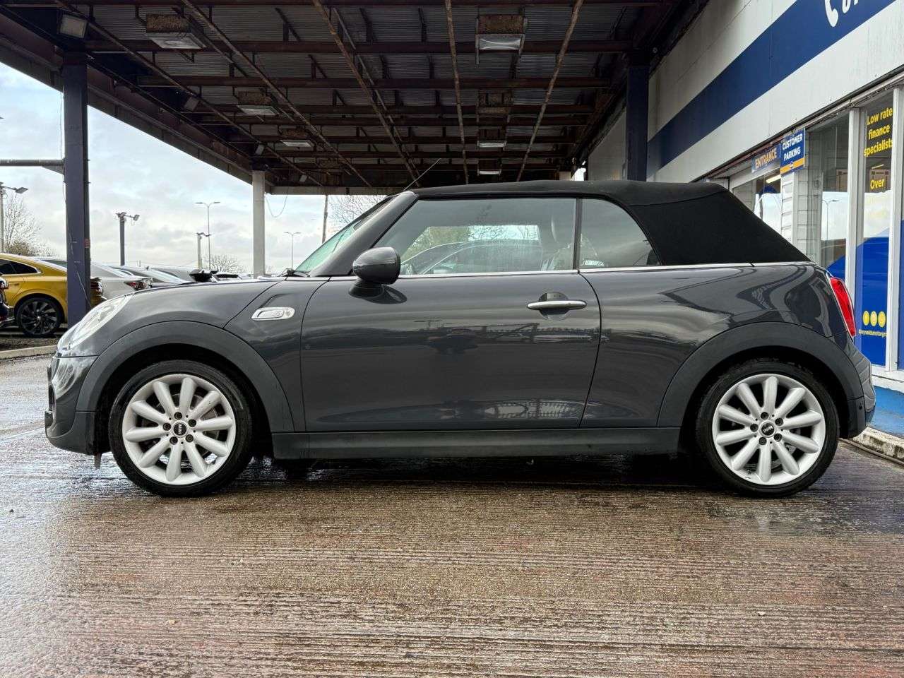 2017 MINI CONVERTIBLE 2017 MINI CONVERTIBLE