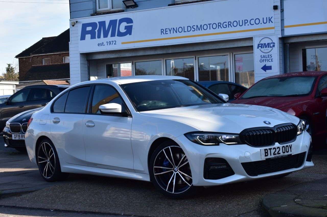 A 2022 BMW 3 SERIES 2.0 330i M Sport Saloon 4dr Petrol Auto Euro 6 | ELETRIC TAILGATE | RED INT A 2022 BMW 3 SERIES 2.0 330i M Sport Saloon 4dr Petrol Auto Euro 6 | ELETRIC TAILGATE | RED INT
