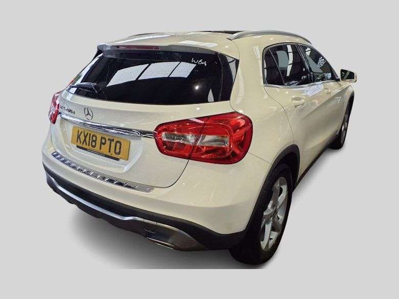 A 2018 MERCEDES-BENZ 180 2.1 GLA200d Sport SUV 5dr Diesel 7G-DCT Euro 6 (s/s) (136 ps) 2 KEYS | 1 FO A 2018 MERCEDES-BENZ 180 2.1 GLA200d Sport SUV 5dr Diesel 7G-DCT Euro 6 (s/s) (136 ps) 2 KEYS | 1 FO