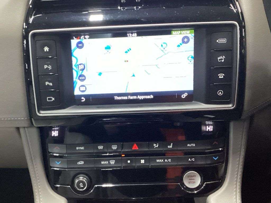 A 2016 JAGUAR F-PACE 2.0 D180 Portfolio SUV 5dr Diesel Auto AWD Euro 6 (s/s) (180 ps) 2 PREVIOUS A 2016 JAGUAR F-PACE 2.0 D180 Portfolio SUV 5dr Diesel Auto AWD Euro 6 (s/s) (180 ps) 2 PREVIOUS