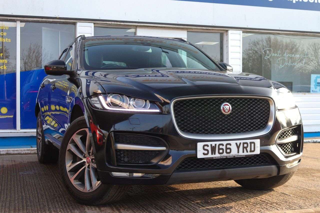 A 2017 JAGUAR F-PACE 2.0 D180 R-Sport SUV 5dr Diesel Auto AWD Euro 6 (s/s) (180 ps) HEATED SEATS A 2017 JAGUAR F-PACE 2.0 D180 R-Sport SUV 5dr Diesel Auto AWD Euro 6 (s/s) (180 ps) HEATED SEATS
