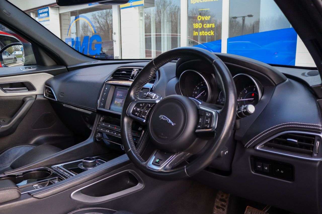 A 2017 JAGUAR F-PACE 2.0 D180 R-Sport SUV 5dr Diesel Auto AWD Euro 6 (s/s) (180 ps) HEATED SEATS A 2017 JAGUAR F-PACE 2.0 D180 R-Sport SUV 5dr Diesel Auto AWD Euro 6 (s/s) (180 ps) HEATED SEATS