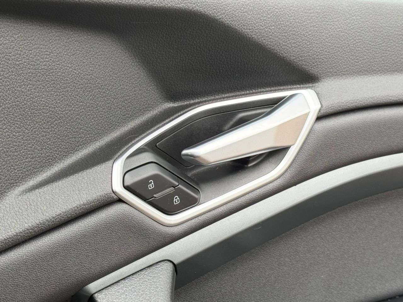 2020 AUDI E-TRON 2020 AUDI E-TRON