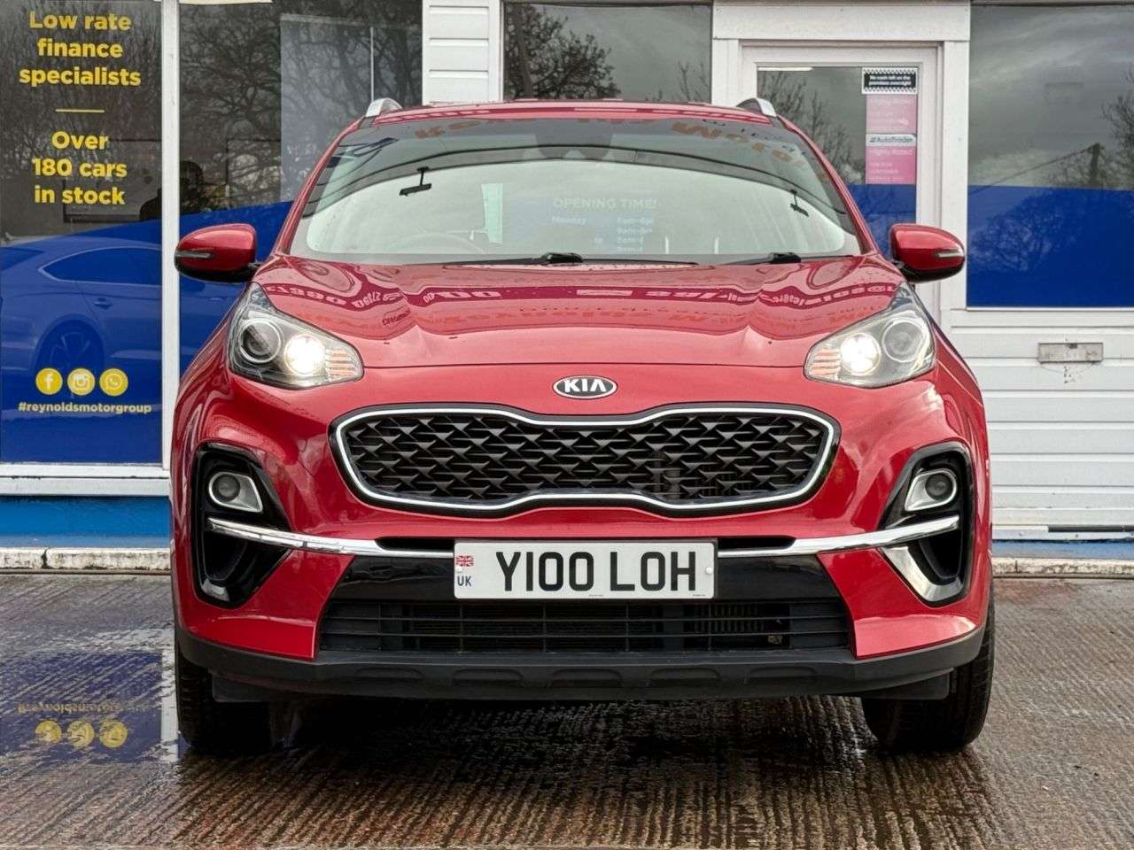 A 2019 KIA SPORTAGE 1.6 CRDi EcoDynamics+ 2 SUV 5dr Diesel Hybrid DCT Euro 6 (s/s) (134 bhp) A 2019 KIA SPORTAGE 1.6 CRDi EcoDynamics+ 2 SUV 5dr Diesel Hybrid DCT Euro 6 (s/s) (134 bhp)