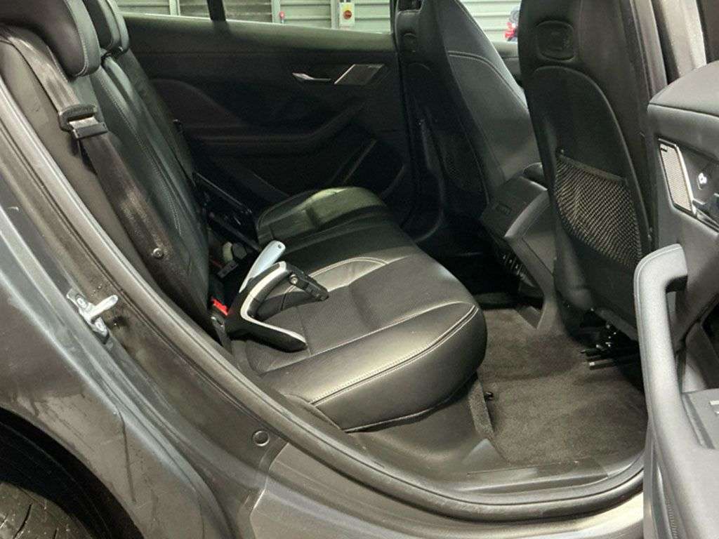 A 2019 JAGUAR I-PACE 400 90kWh SE SUV 5dr Electric Auto 4WD (400 ps) LEATHER TRIM / CLIMATE CONT A 2019 JAGUAR I-PACE 400 90kWh SE SUV 5dr Electric Auto 4WD (400 ps) LEATHER TRIM / CLIMATE CONT