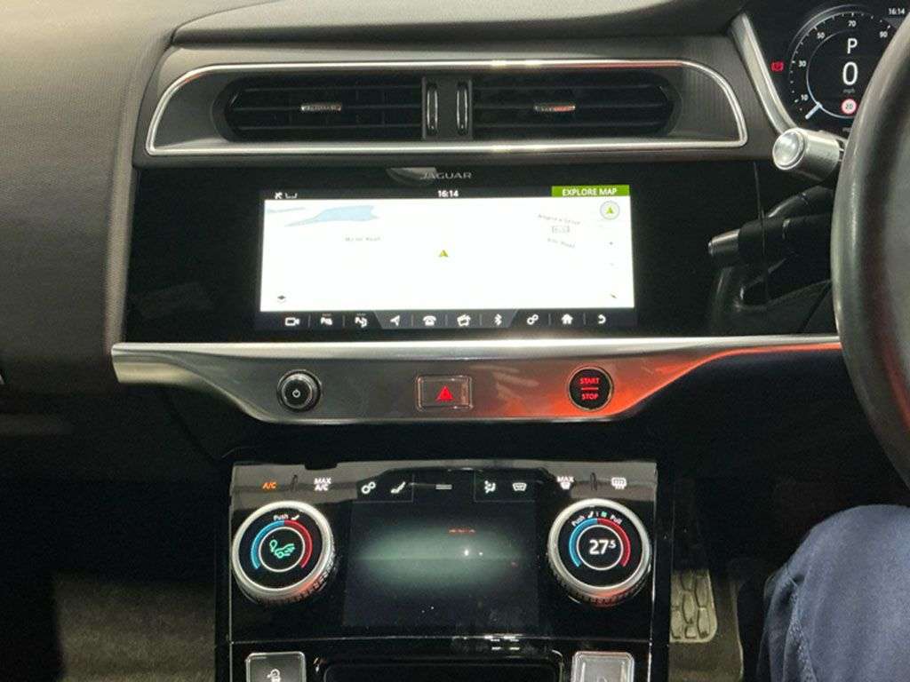 A 2019 JAGUAR I-PACE 400 90kWh SE SUV 5dr Electric Auto 4WD (400 ps) LEATHER TRIM / CLIMATE CONT A 2019 JAGUAR I-PACE 400 90kWh SE SUV 5dr Electric Auto 4WD (400 ps) LEATHER TRIM / CLIMATE CONT