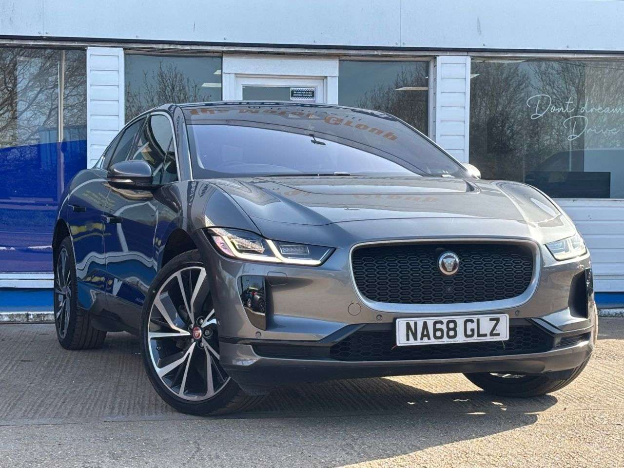 A 2019 JAGUAR I-PACE 400 90kWh SE SUV 5dr Electric Auto 4WD (400 ps) LEATHER TRIM / CLIMATE CONT A 2019 JAGUAR I-PACE 400 90kWh SE SUV 5dr Electric Auto 4WD (400 ps) LEATHER TRIM / CLIMATE CONT