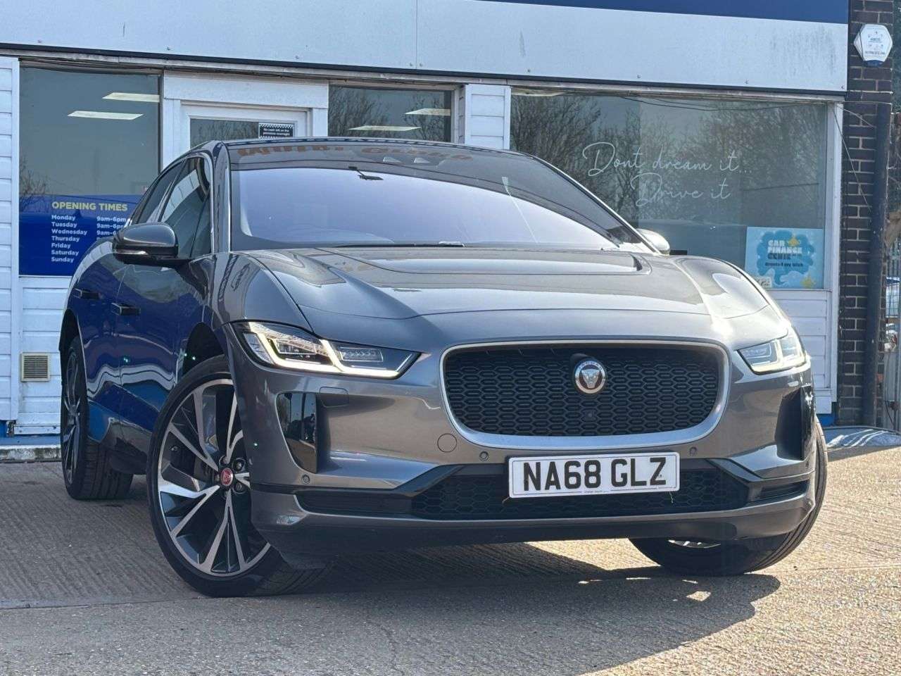 A 2019 JAGUAR I-PACE 400 90kWh SE SUV 5dr Electric Auto 4WD (400 ps) LEATHER TRIM / CLIMATE CONT A 2019 JAGUAR I-PACE 400 90kWh SE SUV 5dr Electric Auto 4WD (400 ps) LEATHER TRIM / CLIMATE CONT