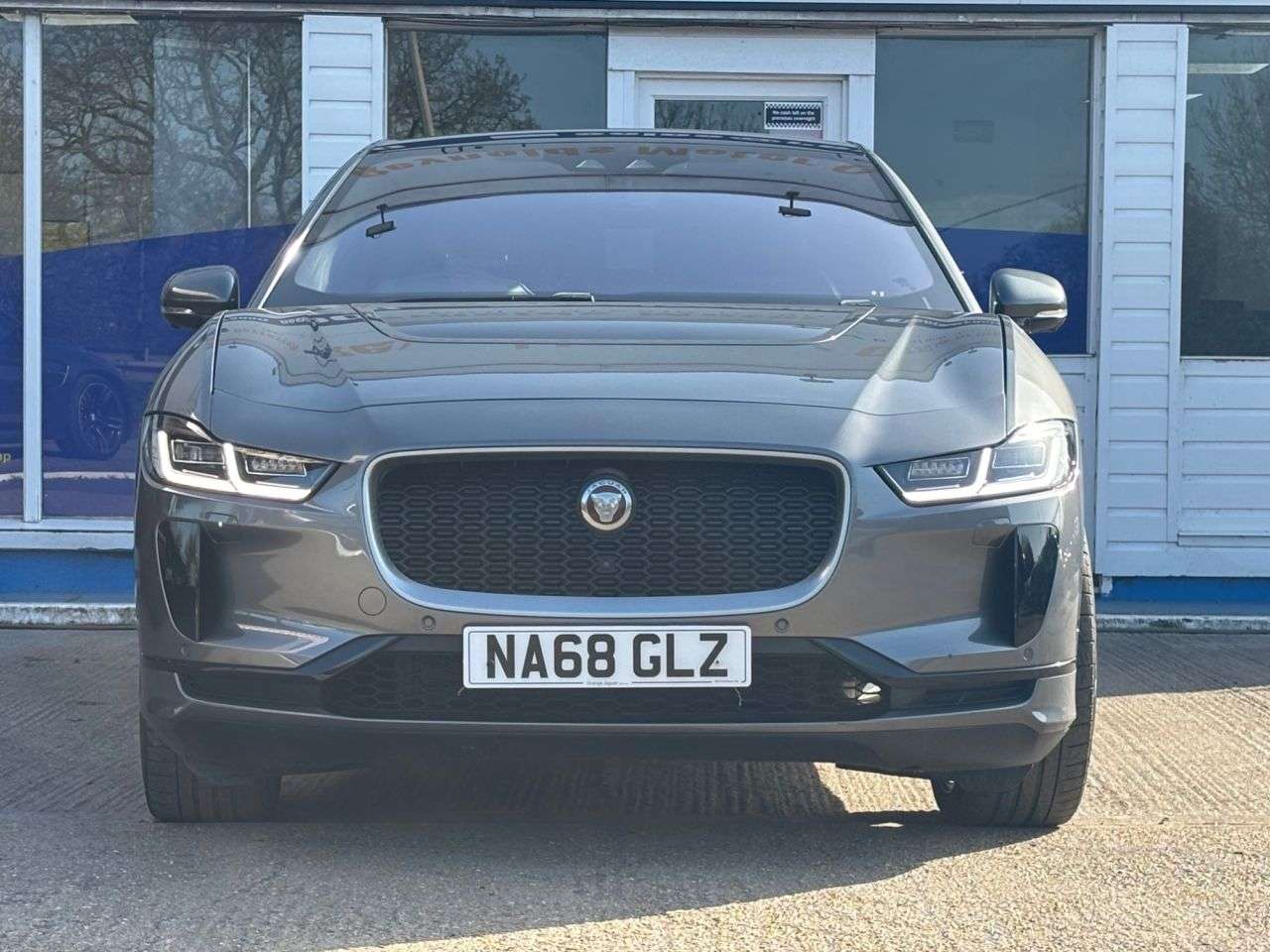 A 2019 JAGUAR I-PACE 400 90kWh SE SUV 5dr Electric Auto 4WD (400 ps) LEATHER TRIM / CLIMATE CONT A 2019 JAGUAR I-PACE 400 90kWh SE SUV 5dr Electric Auto 4WD (400 ps) LEATHER TRIM / CLIMATE CONT