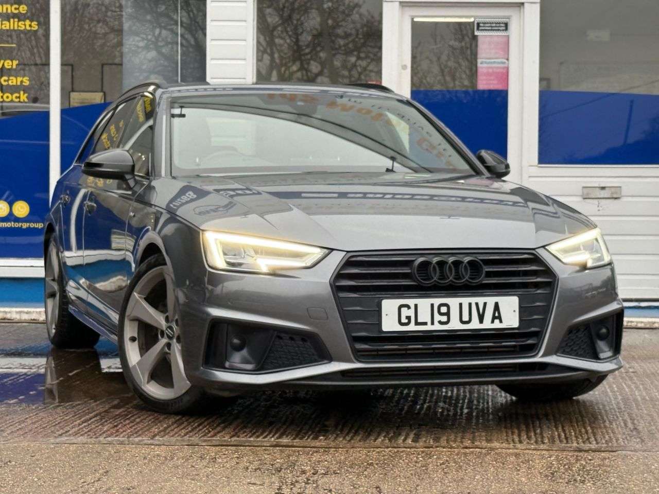A 2019 AUDI A4 AVANT 2.0 TFSI 40 Black Edition Estate 5dr Petrol S Tronic Euro 6 (s/s) (190 ps) A 2019 AUDI A4 AVANT 2.0 TFSI 40 Black Edition Estate 5dr Petrol S Tronic Euro 6 (s/s) (190 ps)