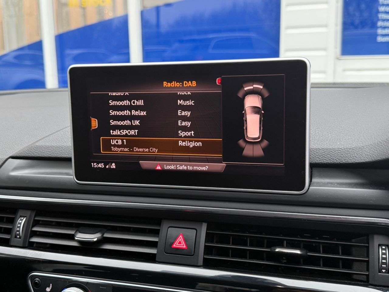 A 2019 AUDI A4 AVANT 2.0 TFSI 40 Black Edition Estate 5dr Petrol S Tronic Euro 6 (s/s) (190 ps) A 2019 AUDI A4 AVANT 2.0 TFSI 40 Black Edition Estate 5dr Petrol S Tronic Euro 6 (s/s) (190 ps)