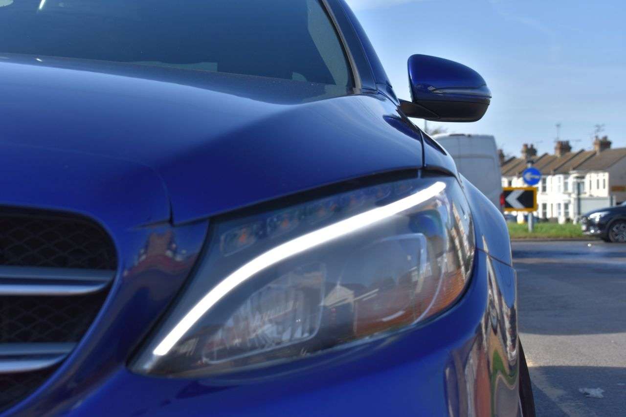 A 2018 MERCEDES-BENZ C-CLASS 2.1 C220d AMG Line Saloon 4dr Diesel G-Tronic+ Euro 6 (s/s) (170 ps) HEATED A 2018 MERCEDES-BENZ C-CLASS 2.1 C220d AMG Line Saloon 4dr Diesel G-Tronic+ Euro 6 (s/s) (170 ps) HEATED