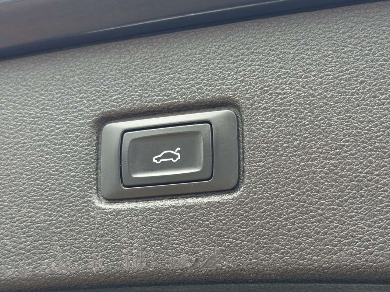 2016 AUDI Q7 2016 AUDI Q7