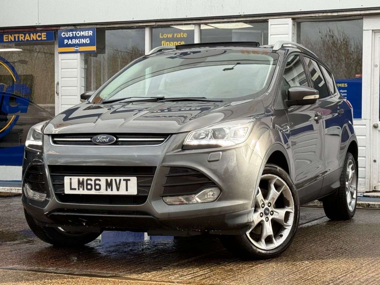 A 2016 FORD KUGA 2.0 TDCi Titanium X SUV 5dr Diesel Powershift AWD Euro 6 (s/s) (180 ps) A 2016 FORD KUGA 2.0 TDCi Titanium X SUV 5dr Diesel Powershift AWD Euro 6 (s/s) (180 ps)