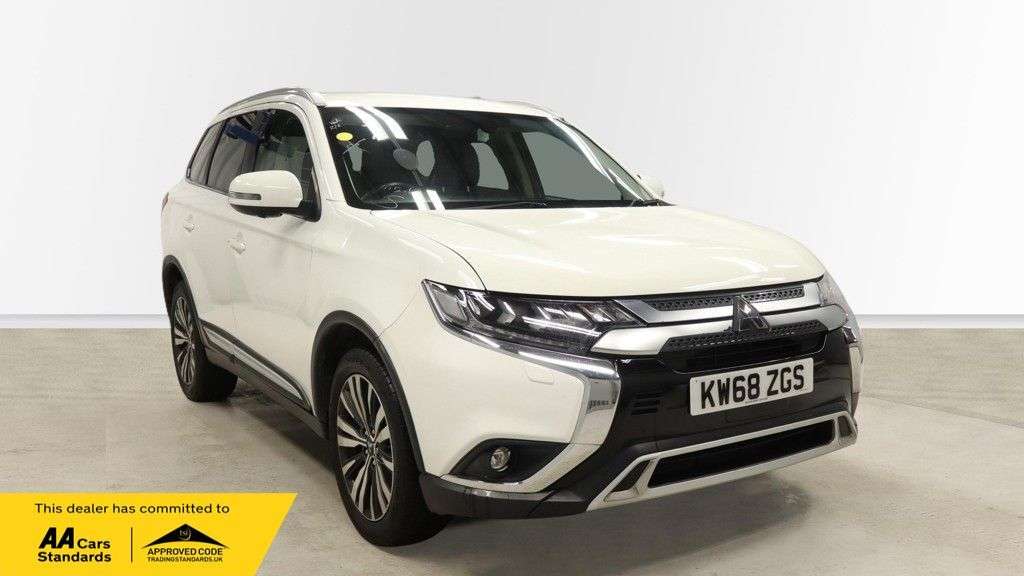 A 2019 MITSUBISHI OUTLANDER 2.0 MIVEC 4 SUV 5dr Petrol CVT 4WD Euro 6 (s/s) (150 ps) LOW MILES / 1 FORM A 2019 MITSUBISHI OUTLANDER 2.0 MIVEC 4 SUV 5dr Petrol CVT 4WD Euro 6 (s/s) (150 ps) LOW MILES / 1 FORM
