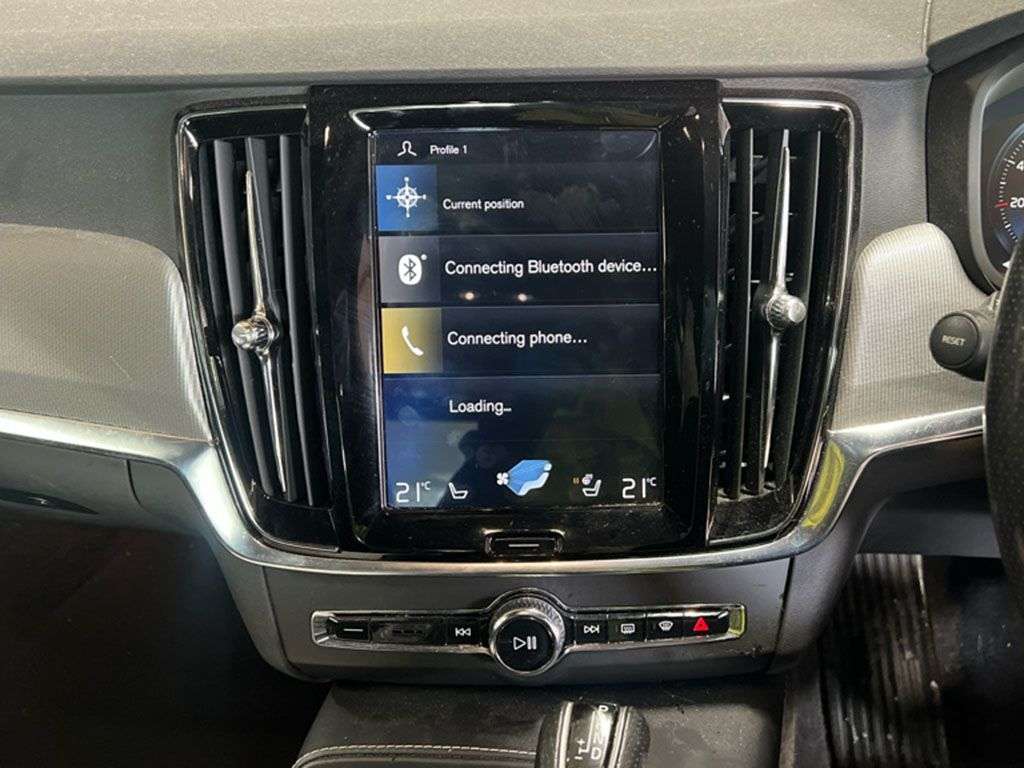 A 2018 VOLVO S90 2.0 D4 R-Design Saloon 4dr Diesel Auto Euro 6 (s/s) (190 ps) HDD NAV / ADAP A 2018 VOLVO S90 2.0 D4 R-Design Saloon 4dr Diesel Auto Euro 6 (s/s) (190 ps) HDD NAV / ADAP