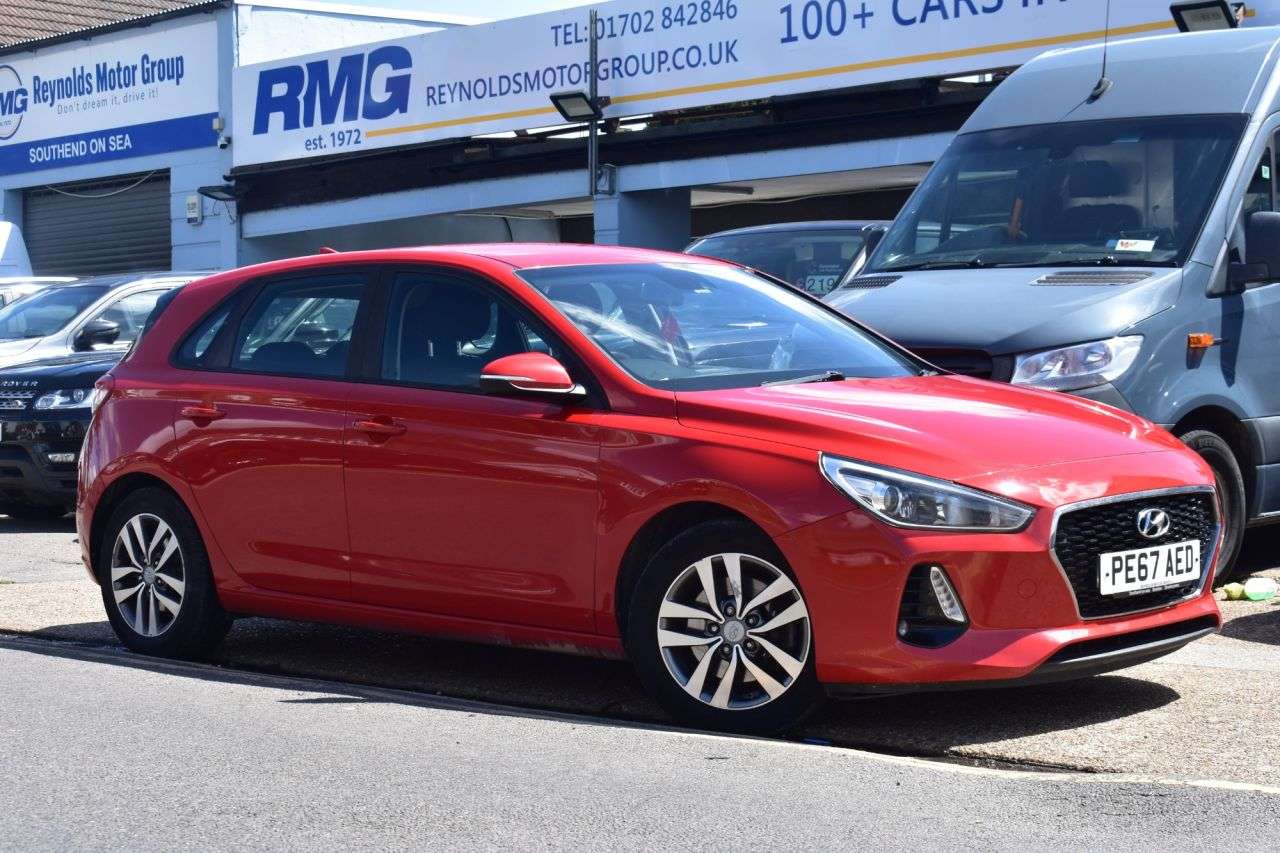 A 2017 HYUNDAI I30 1.0 T-GDi Blue Drive SE Hatchback 5dr Petrol Manual Euro 6 | REVERSE CAMERA A 2017 HYUNDAI I30 1.0 T-GDi Blue Drive SE Hatchback 5dr Petrol Manual Euro 6 | REVERSE CAMERA