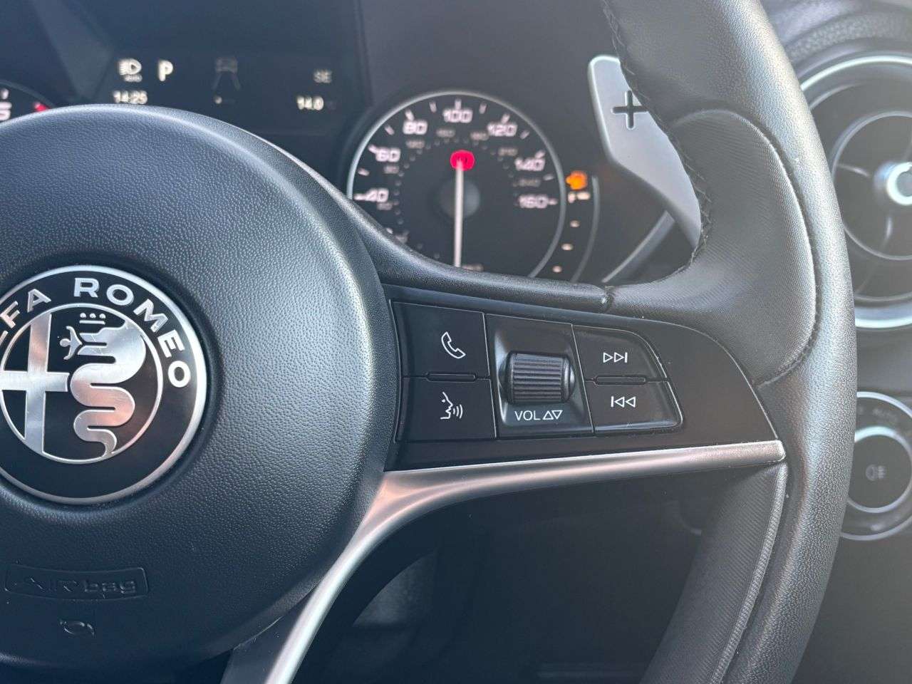 2017 ALFA ROMEO GIULIA 2017 ALFA ROMEO GIULIA