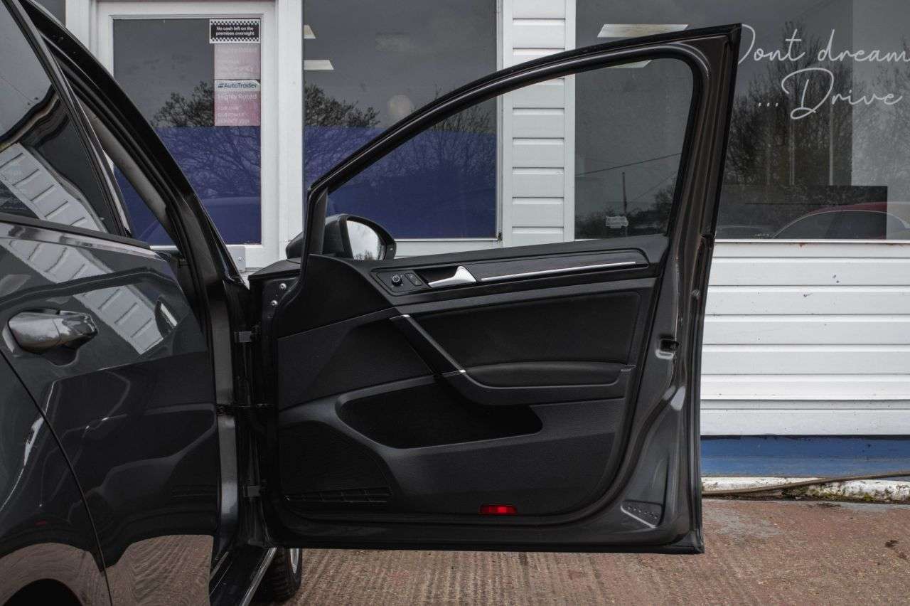 2017 VOLKSWAGEN GOLF 2017 VOLKSWAGEN GOLF