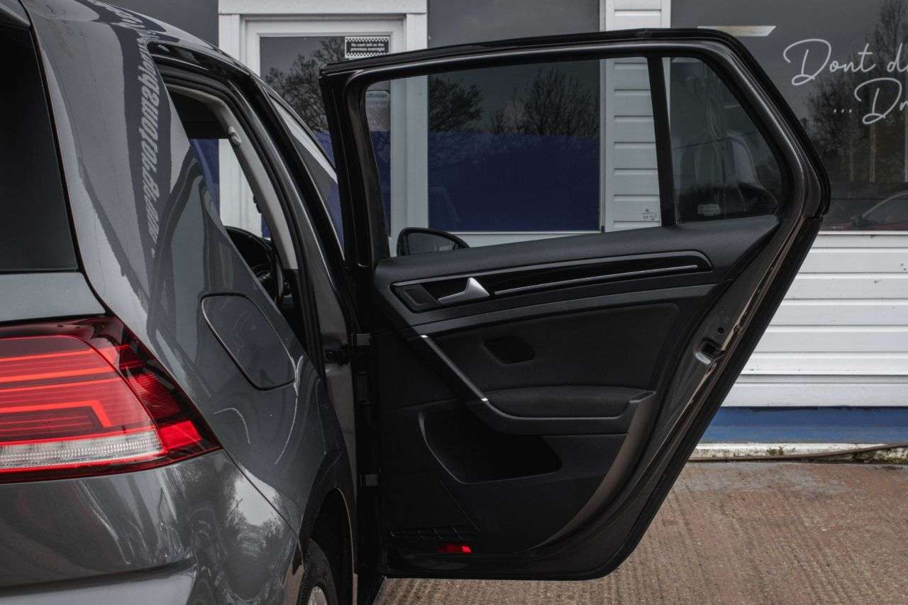 2017 VOLKSWAGEN GOLF 2017 VOLKSWAGEN GOLF