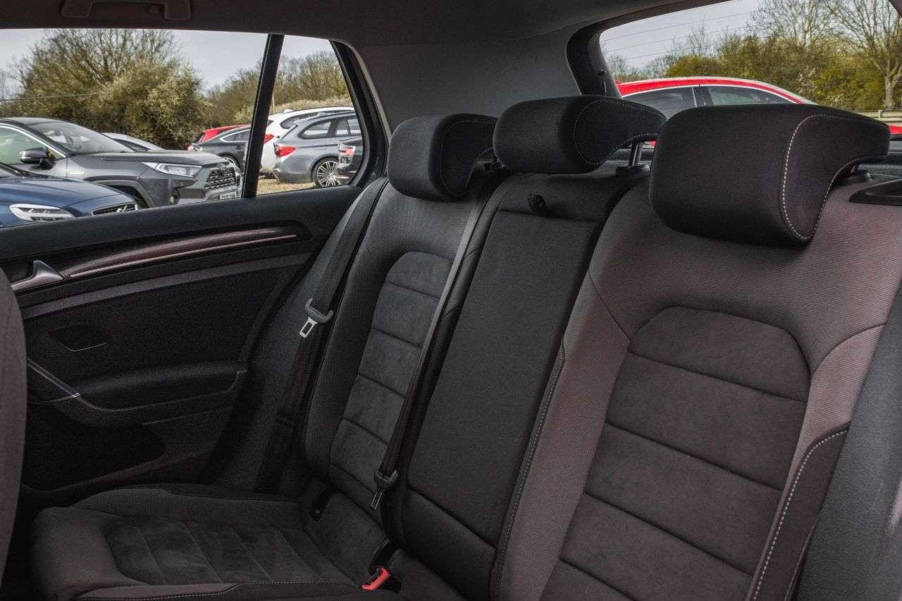 2017 VOLKSWAGEN GOLF 2017 VOLKSWAGEN GOLF