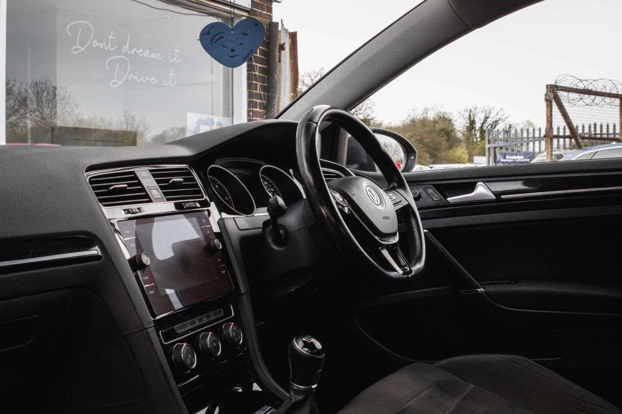 2017 VOLKSWAGEN GOLF 2017 VOLKSWAGEN GOLF