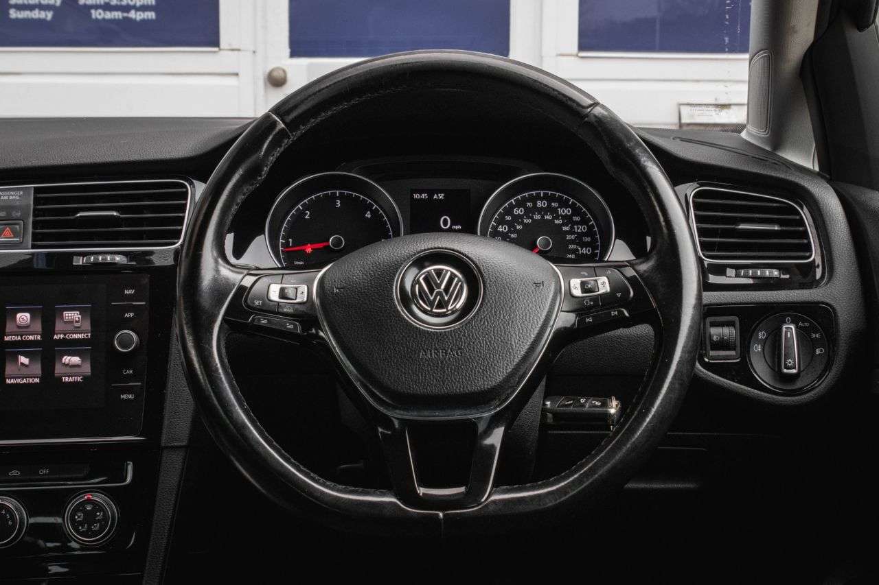 2017 VOLKSWAGEN GOLF 2017 VOLKSWAGEN GOLF