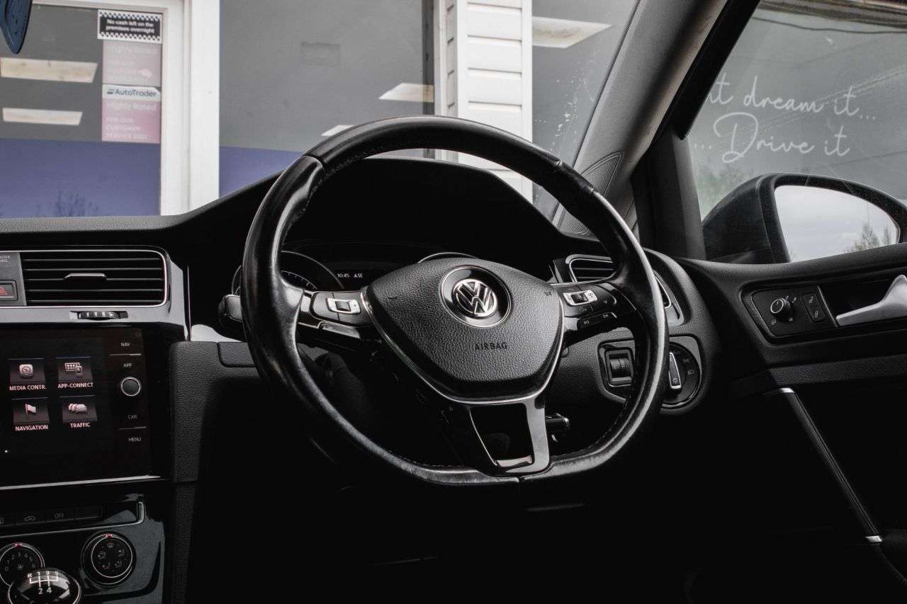 2017 VOLKSWAGEN GOLF 2017 VOLKSWAGEN GOLF