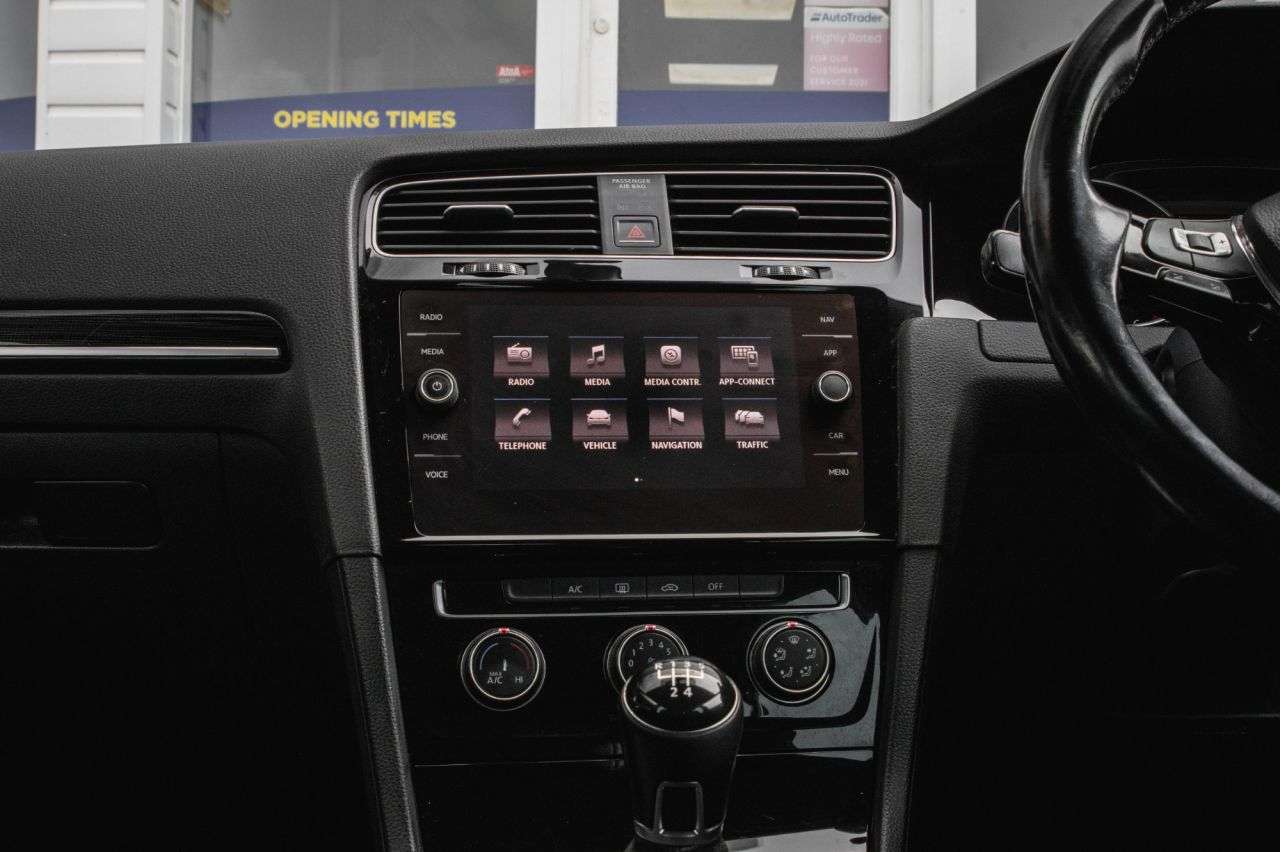 2017 VOLKSWAGEN GOLF 2017 VOLKSWAGEN GOLF