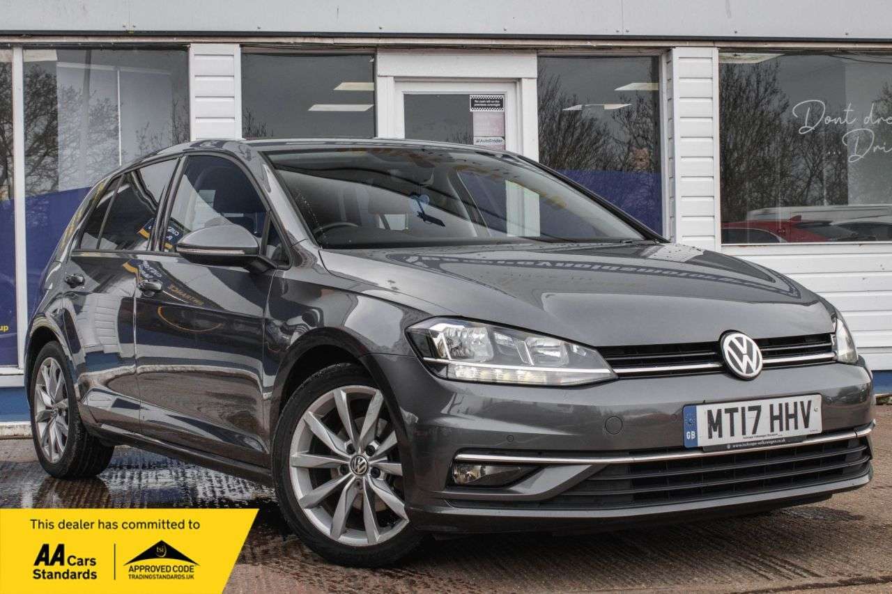 A 2017 VOLKSWAGEN GOLF 1.6 TDI BlueMotion Tech GT Hatchback 5dr Diesel Manual Euro 6 (s/s) (115 ps A 2017 VOLKSWAGEN GOLF 1.6 TDI BlueMotion Tech GT Hatchback 5dr Diesel Manual Euro 6 (s/s) (115 ps