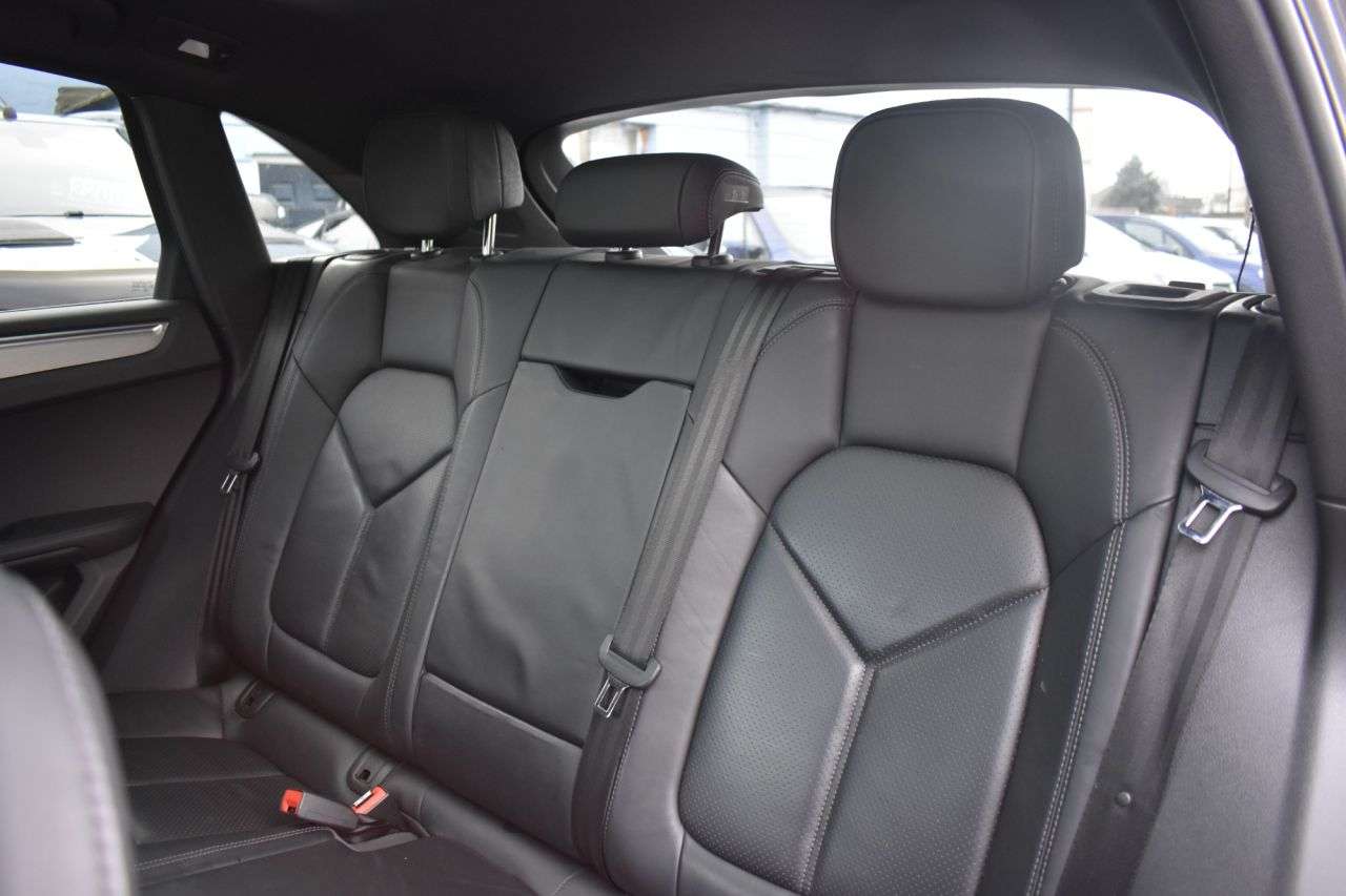 2014 PORSCHE MACAN 2014 PORSCHE MACAN