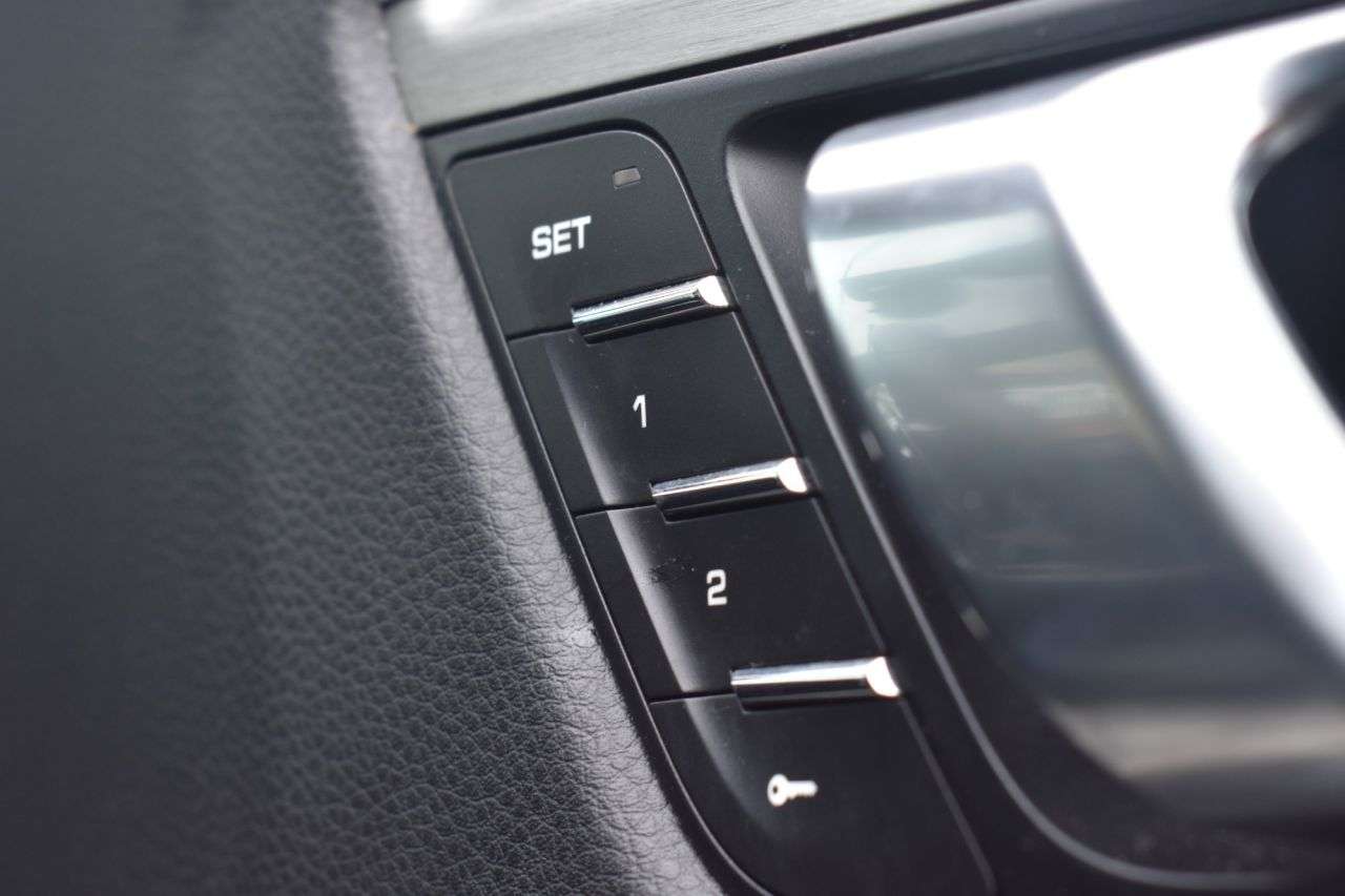 2014 PORSCHE MACAN 2014 PORSCHE MACAN