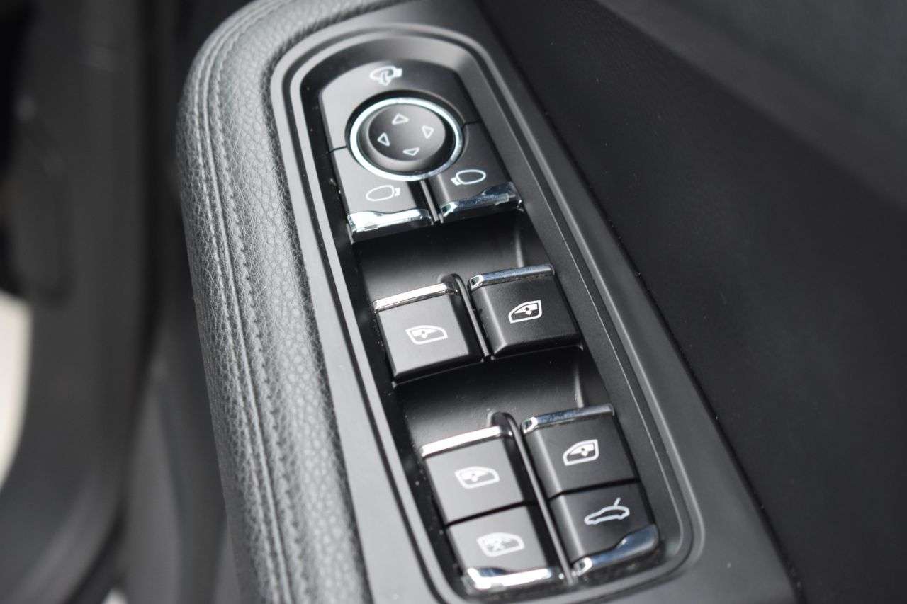 2014 PORSCHE MACAN 2014 PORSCHE MACAN