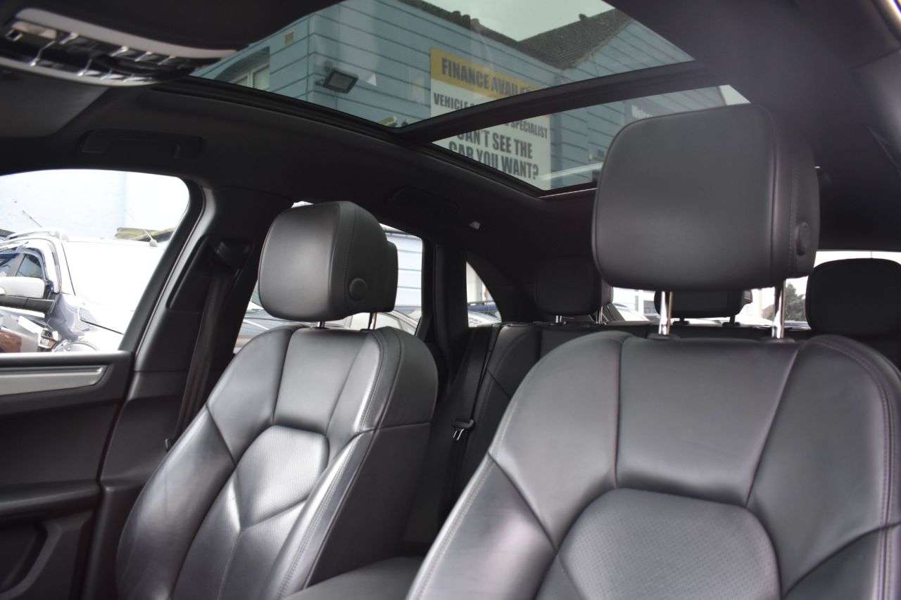 2014 PORSCHE MACAN 2014 PORSCHE MACAN