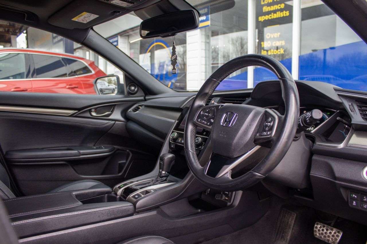 A 2017 HONDA CIVIC 1.0 VTEC Turbo EX Hatchback 5dr Petrol CVT Euro 6 (s/s) (129 ps) HEATED SEA A 2017 HONDA CIVIC 1.0 VTEC Turbo EX Hatchback 5dr Petrol CVT Euro 6 (s/s) (129 ps) HEATED SEA