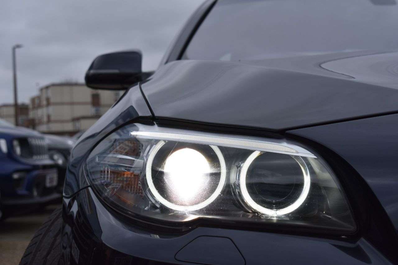 A 2016 BMW 5 SERIES 3.0 530d M Sport Saloon 4dr Diesel Auto Euro 6 (s/s) (258 ps) FULL DEALER S A 2016 BMW 5 SERIES 3.0 530d M Sport Saloon 4dr Diesel Auto Euro 6 (s/s) (258 ps) FULL DEALER S