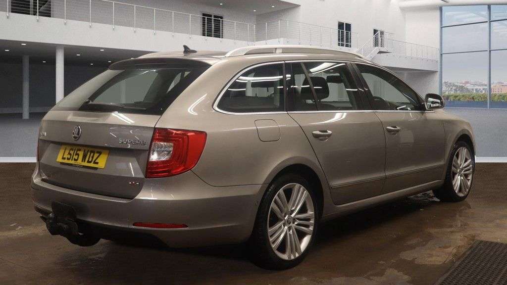 2015 SKODA SUPERB 2015 SKODA SUPERB