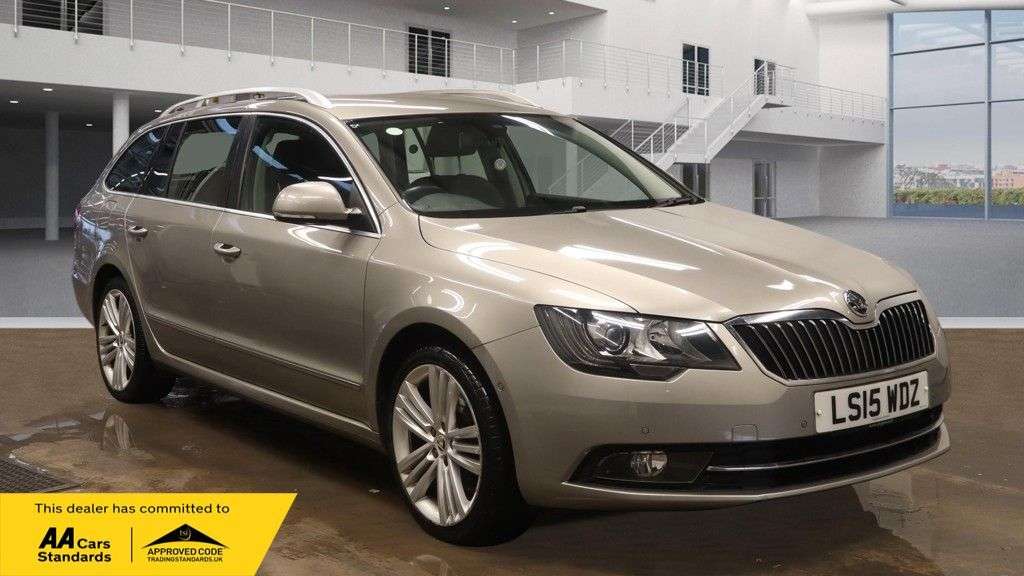 A 2015 SKODA SUPERB 2.0 TDI Elegance Estate 5dr Diesel DSG 4WD Euro 5 (s/s) (170 ps) A 2015 SKODA SUPERB 2.0 TDI Elegance Estate 5dr Diesel DSG 4WD Euro 5 (s/s) (170 ps)