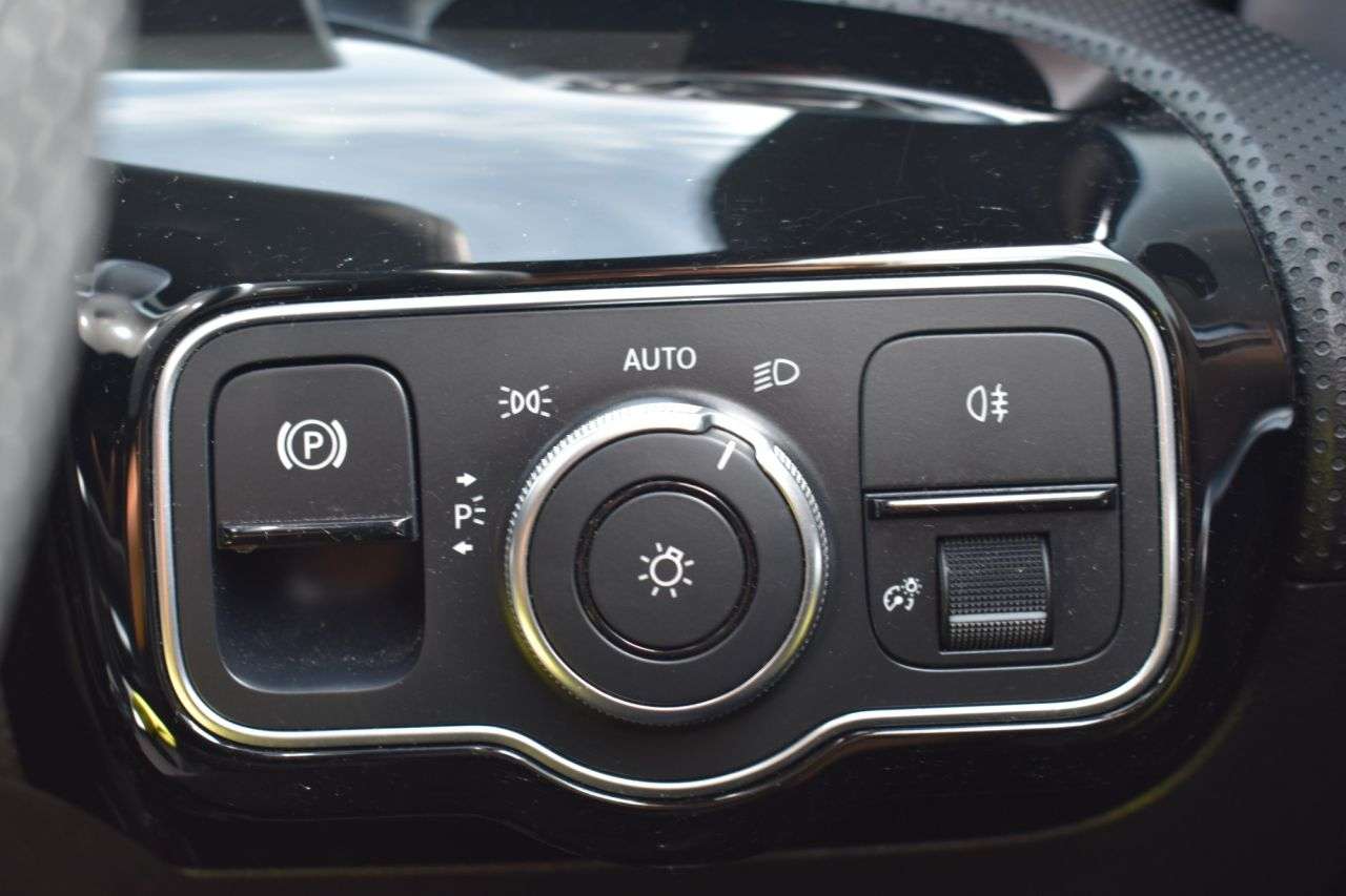 2020 MERCEDES-BENZ A CLASS 2020 MERCEDES-BENZ A CLASS