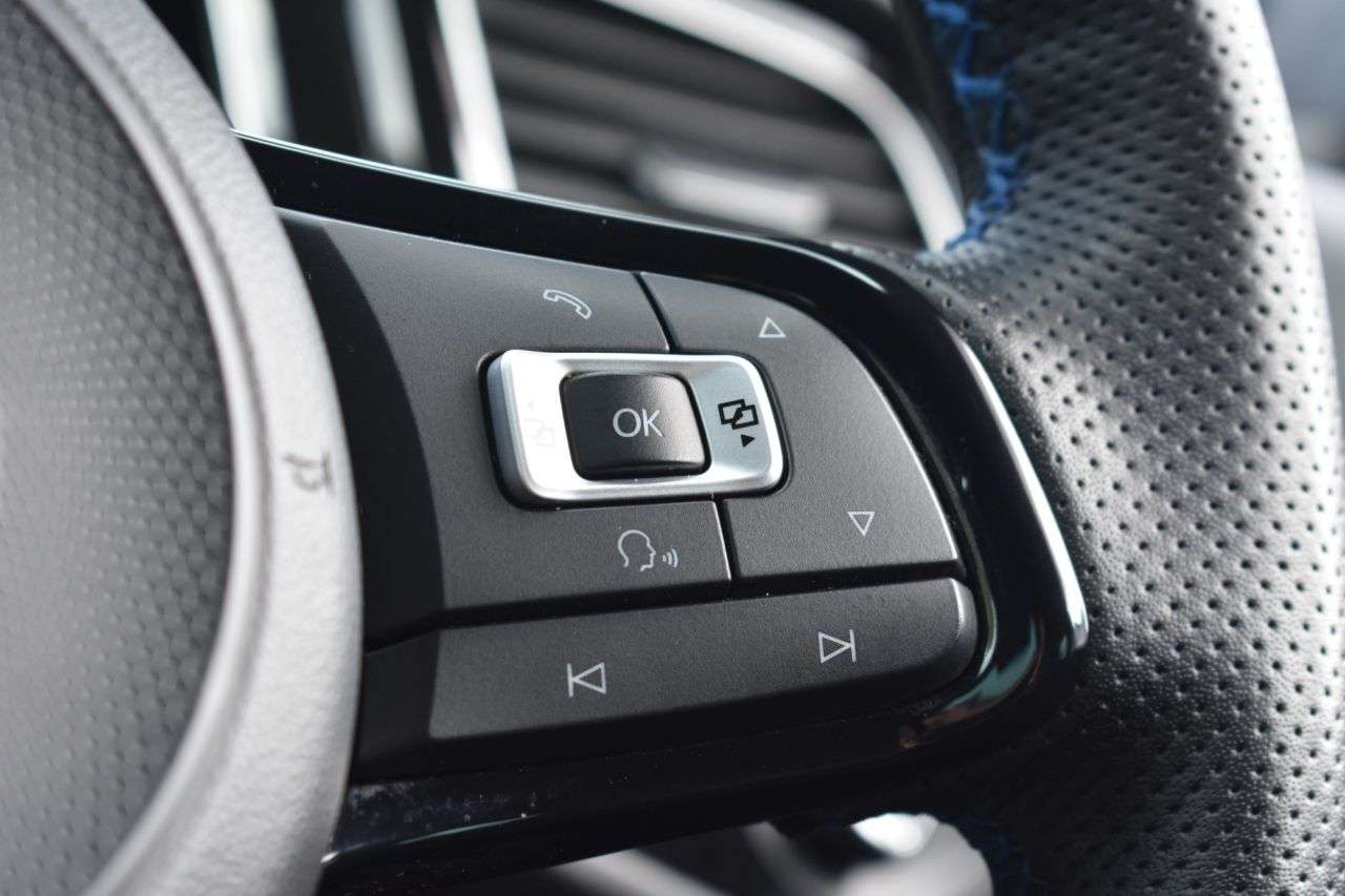 2017 VOLKSWAGEN GOLF 2017 VOLKSWAGEN GOLF