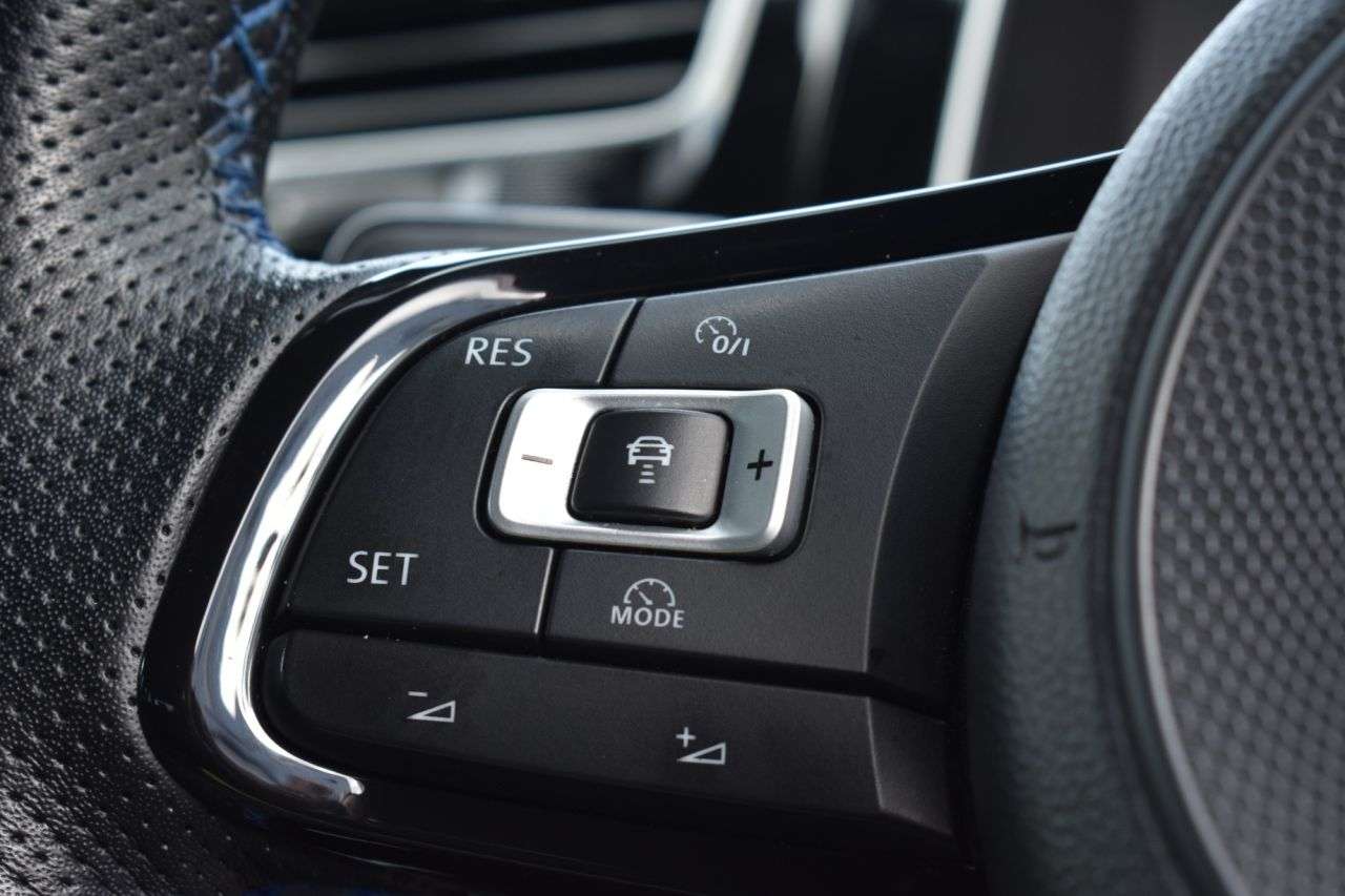 2017 VOLKSWAGEN GOLF 2017 VOLKSWAGEN GOLF