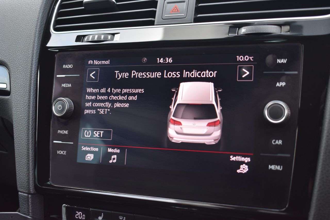 2017 VOLKSWAGEN GOLF 2017 VOLKSWAGEN GOLF