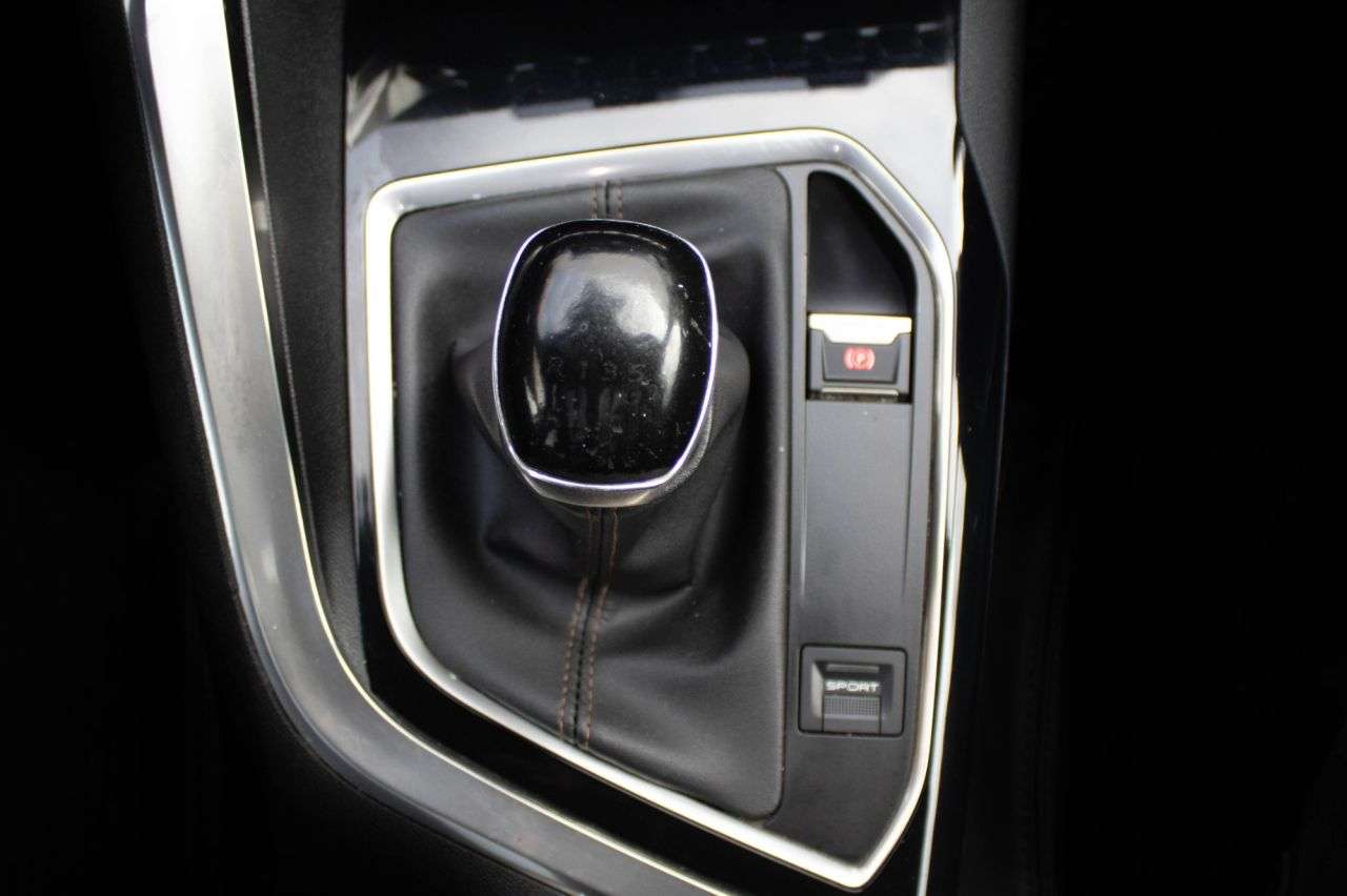 2017 PEUGEOT 3008 2017 PEUGEOT 3008