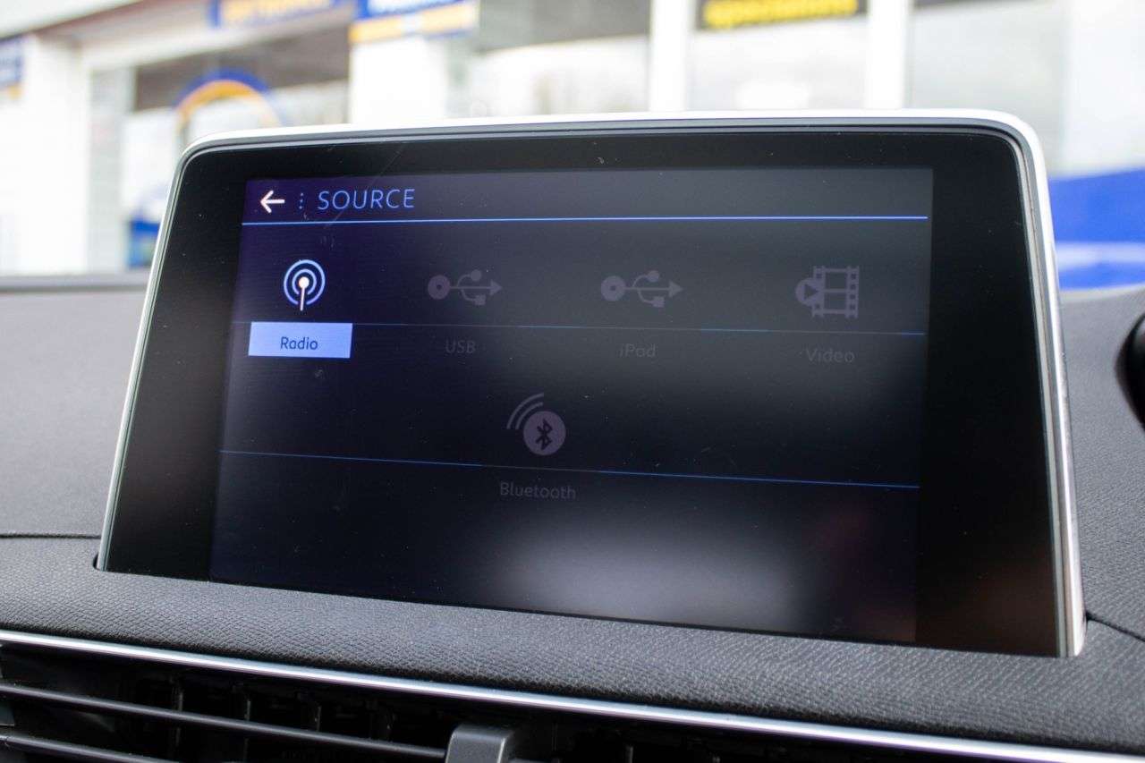 A 2017 PEUGEOT 3008 1.6 BlueHDi GT Line SUV 5dr Diesel Manual Euro 6 (s/s) (120 ps) A 2017 PEUGEOT 3008 1.6 BlueHDi GT Line SUV 5dr Diesel Manual Euro 6 (s/s) (120 ps)