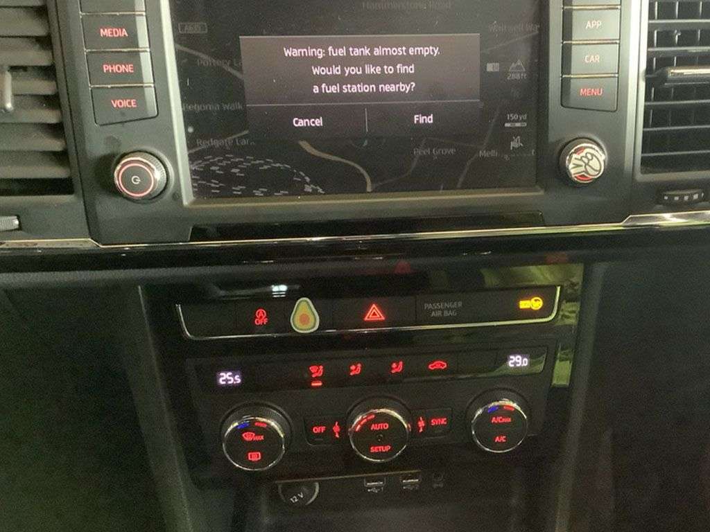 A 2018 SEAT ATECA 2.0 TSI FR SUV 5dr Petrol DSG 4Drive Euro 6 (s/s) (190 ps) A 2018 SEAT ATECA 2.0 TSI FR SUV 5dr Petrol DSG 4Drive Euro 6 (s/s) (190 ps)